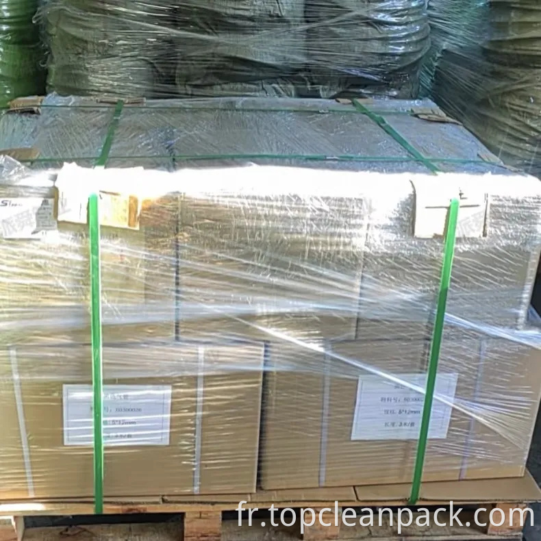 Le film d'emballage PE est résistant aux UV, antistatique, à la rouille, personnalisable et recyclable